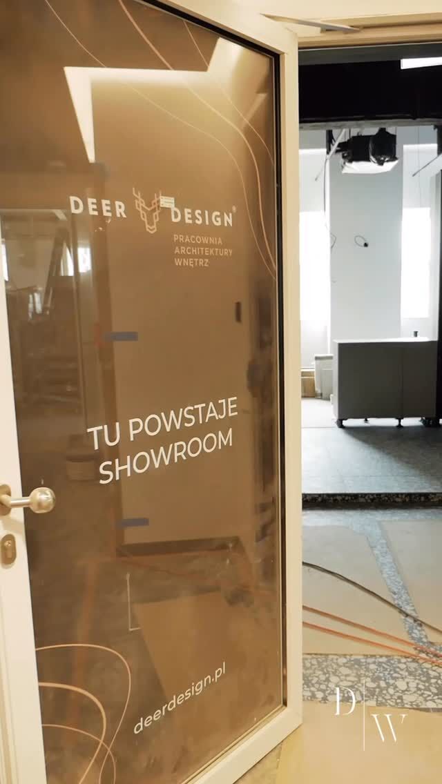 Już niedługo otwarcie!🎉
Trwają ostatnie prace nad nowym showroomem - miejscem, w którym spotkasz się z naszymi doradcami i zobaczysz na żywo proponowane materiały i rozwiązania🔧
Zajrzyj za kulisy - już wkrótce zaprosimy Cię do gotowej przestrzeni pełnej inspiracji✨#pracowniastolarska #meblenawymiar #interiordesign #custommadefurniture #showroom #inspiracjewnętrz #interiorinspirations